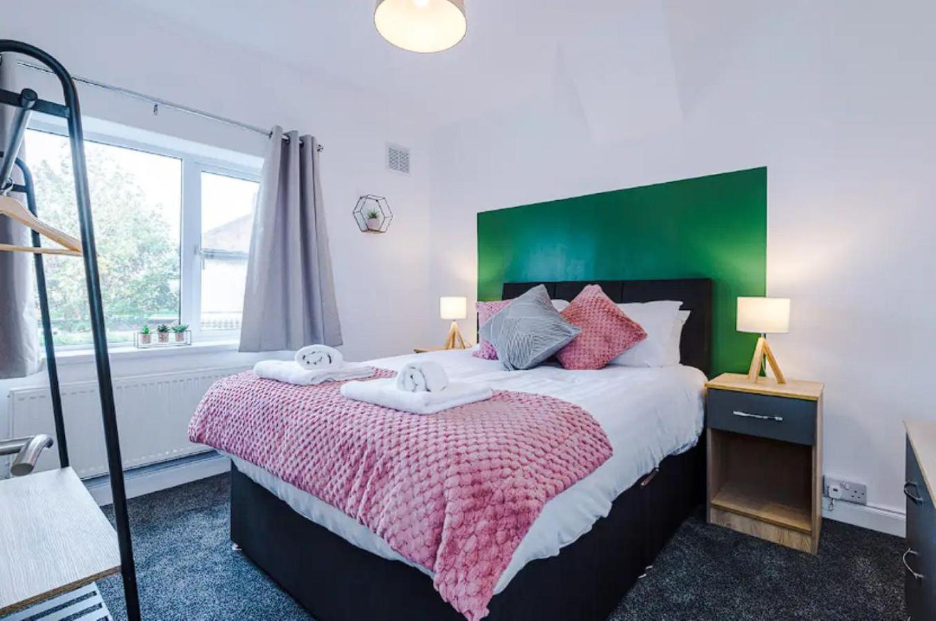 Charming And Modern 3br Steps Away From Center *
