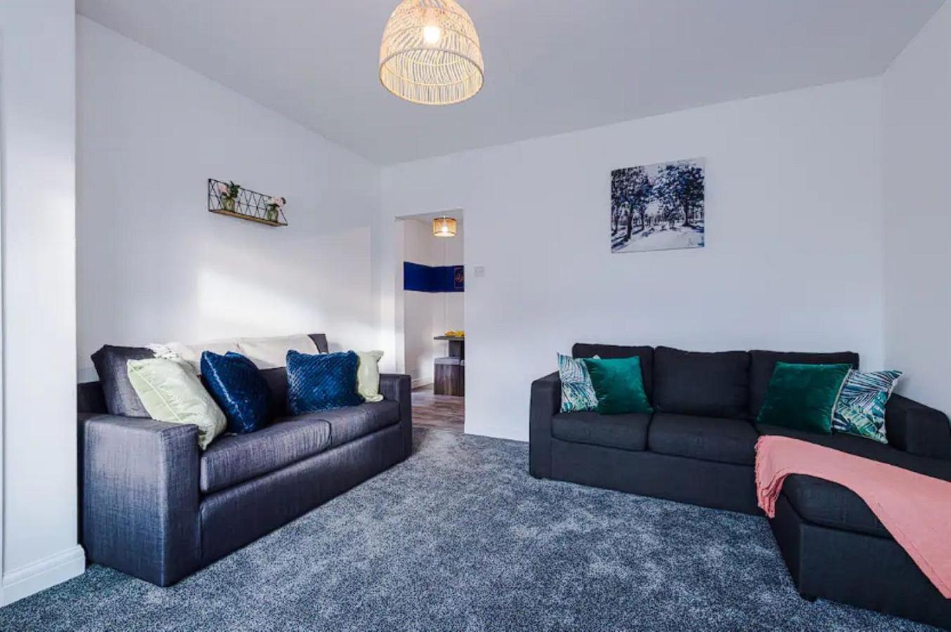 Charming And Modern 3br Steps Away From Center *
